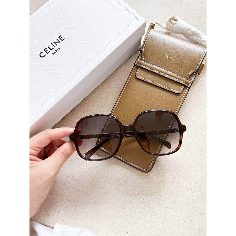 Celine Oversized S244 รุ่นลิมิเตด ร้านเราขายของแท้เท่านั้นนะค้า CL40244U