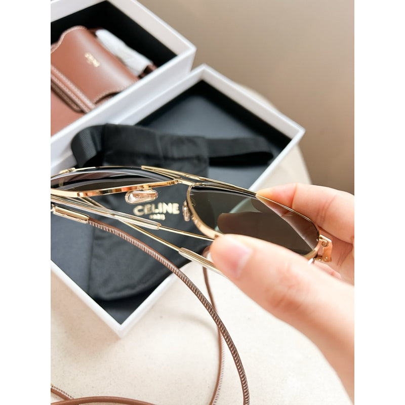 Celine Metal Frame 25 กล่อง และเคสกระเป๋าค่ะ CL40246U