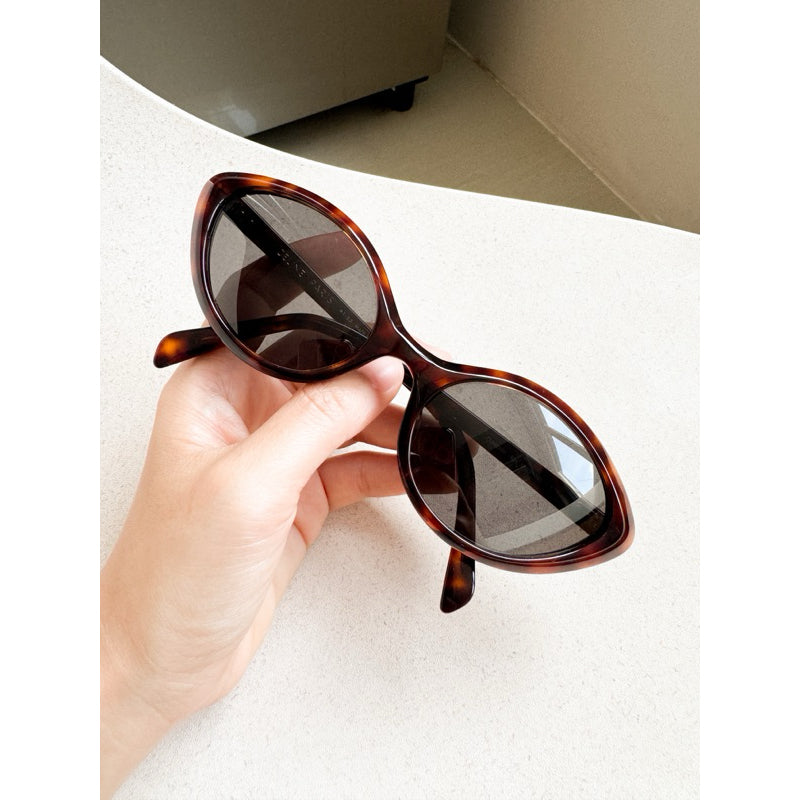Celine Cat Eye S264 CL40264U Sunglasses รุ่นน้องลิซ่า ร้านแอมของแท้เท่านั้นค่า
