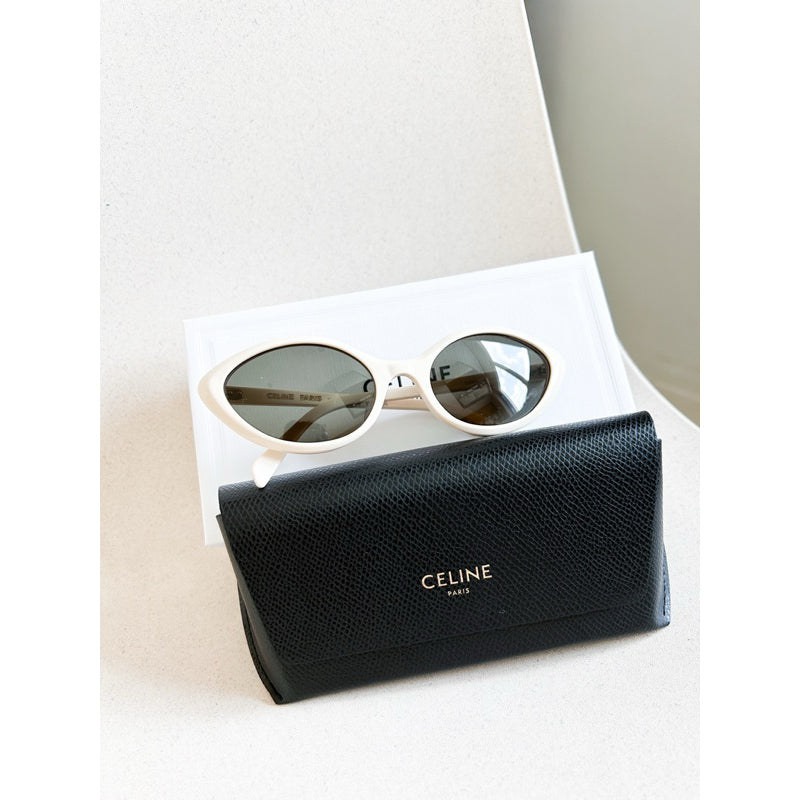 Celine Cat Eye S264 Sunglasses CL40264U รุ่นน้องลิซ่า ร้านแอมของแท้เท่านั้นค่า