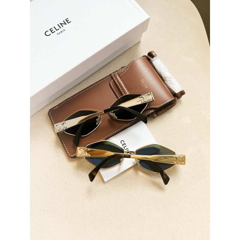 Celine Triomphe Metal 02 ร้านแอมของแท้เท่านั้นค่า CL40254U