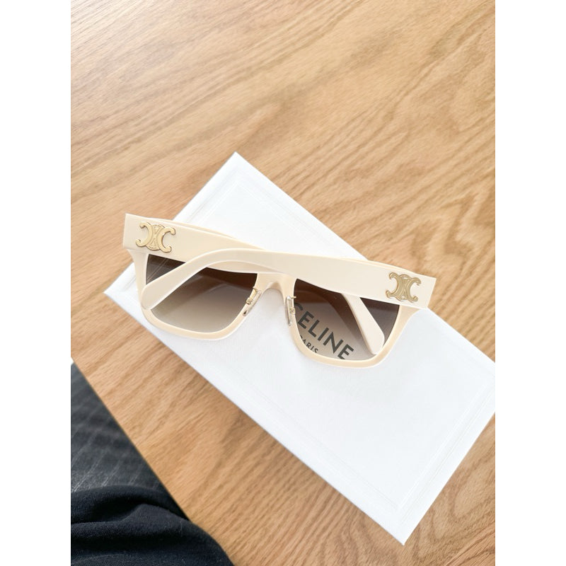 Celine Triomphe 09 ร้านแอมขายของแท้เท่านั้นค่า CL40253F /I