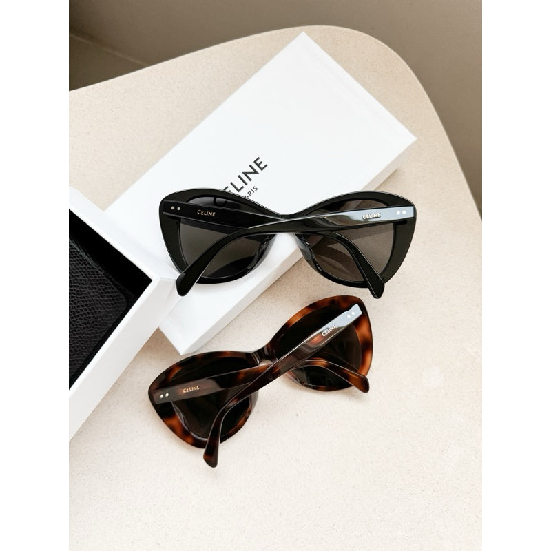 Celine Butterfly S270 สวยเรียบเท่ ใส่แล้วหน้าเพรียวมากค่า ของแท้ CL40270U