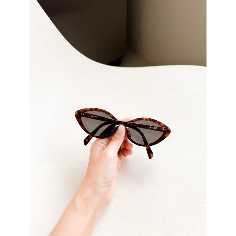 Celine Cat Eye S264 CL40264U Sunglasses รุ่นน้องลิซ่า ร้านแอมของแท้เท่านั้นค่า