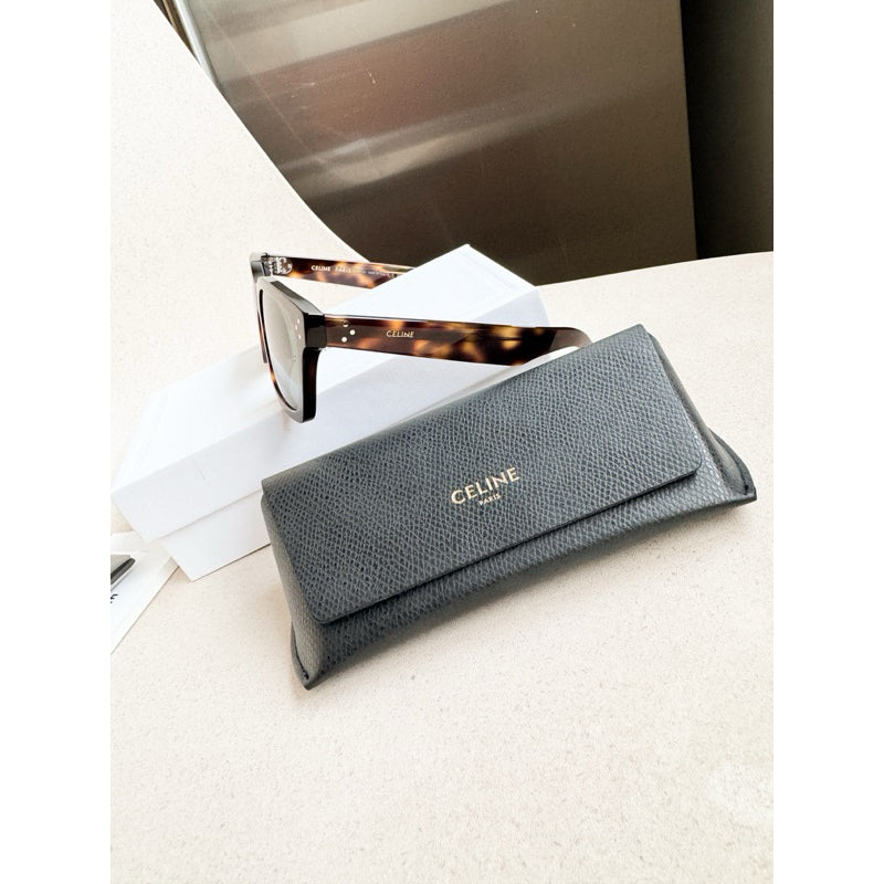 Celine Black Frame 45 Sunglasses ทรงสแควร์ คลาสสิคเท่หรู CL40248I