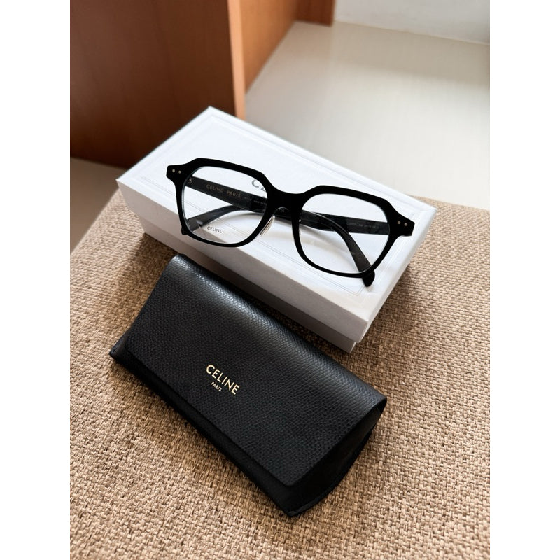 Celine Square Eyeglasses กรอบแว่นสายตาวัสดุ Acetate ร้านแอมของแท้เท่านั้น CL50127F/I