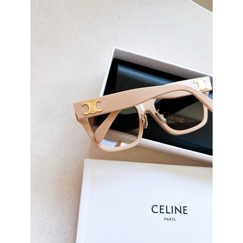 Celine Triomphe 09 ร้านแอมขายของแท้เท่านั้นค่า CL40253F /I