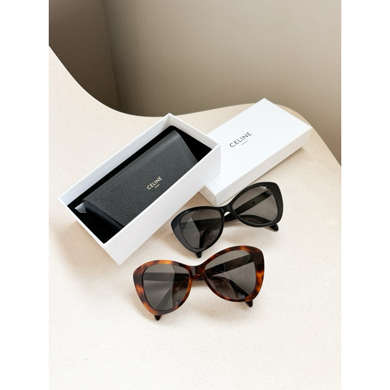 Celine Butterfly S270 สวยเรียบเท่ ใส่แล้วหน้าเพรียวมากค่า ของแท้ CL40270U