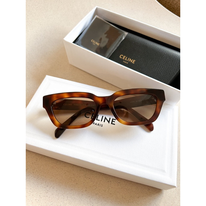 Celine Rectangular S192  ร้านแอมของแท้เท่านั้น - CL40192I