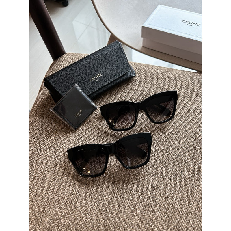 Celine Triomphe 09 ร้านแอมขายของแท้เท่านั้นค่า CL40253F /I