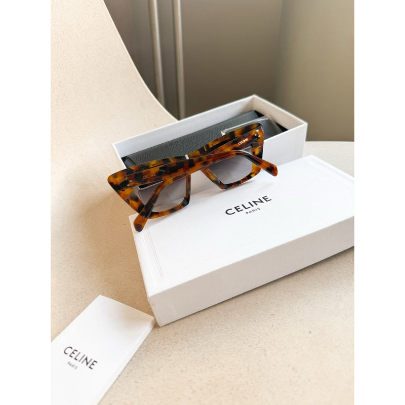 Celine Cat Eye  S187 Sunglasses ทรงสี่เหลี่ยมแคทอาย คลาสสิค ร้านแอมของแท้เท่านั้นค่า CL40187I