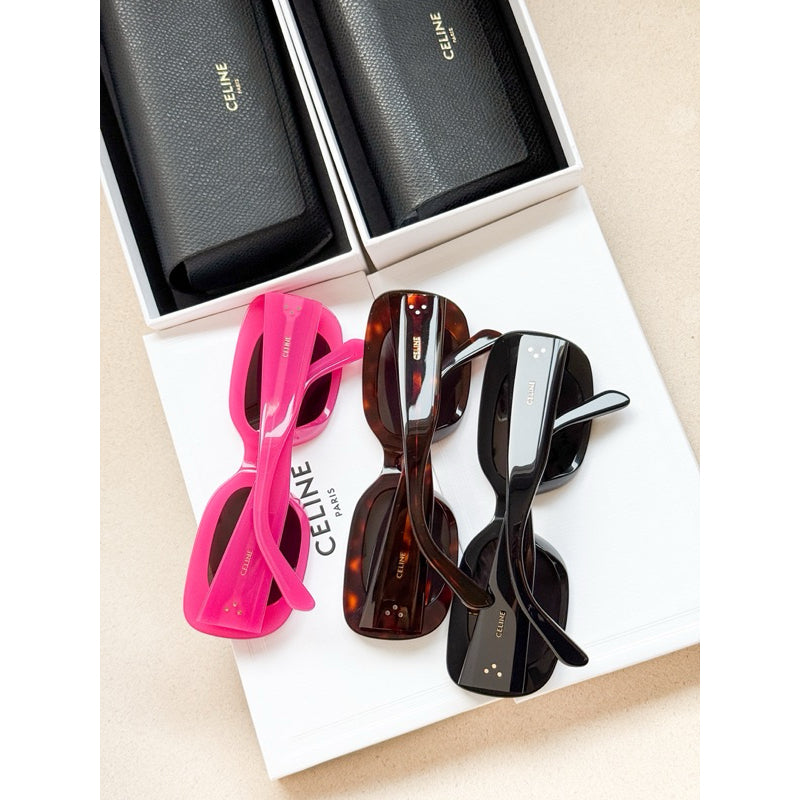 Celine 3 Dots Rectangular ผืนผ้าโอเวอร์ไซส์คลุมหน้าให้รูปหน้าสวย ของแท้ CL40287U