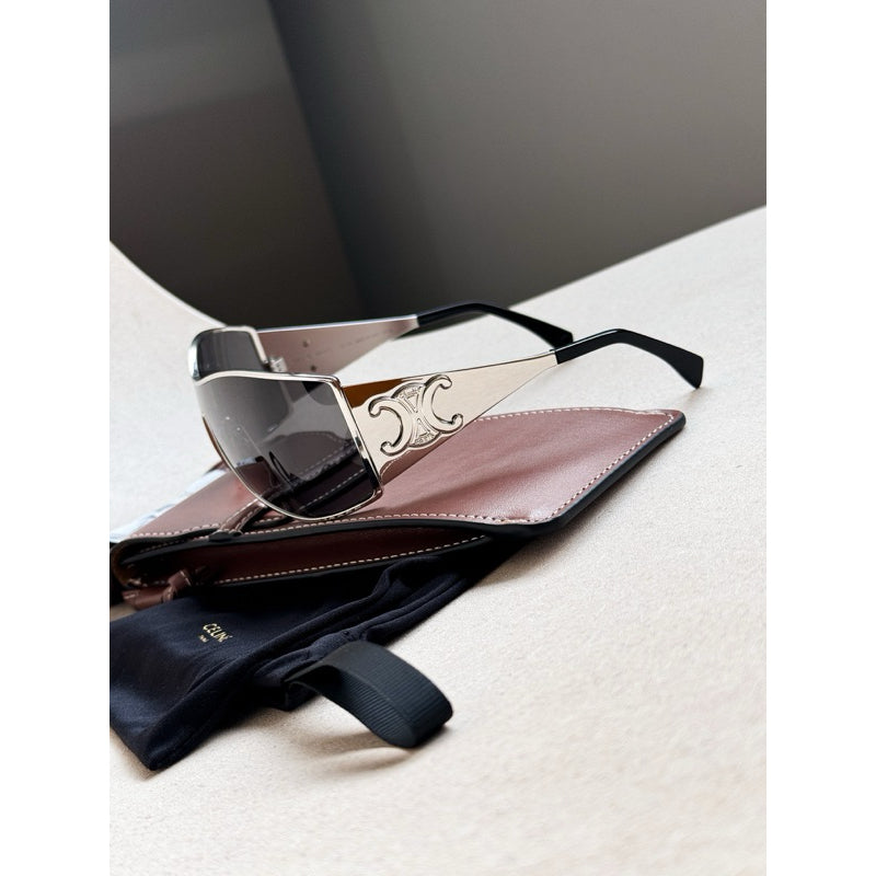 Celine Triomphe Metal Racer สวยสับละเอียด ปังมากค่า CL40283U