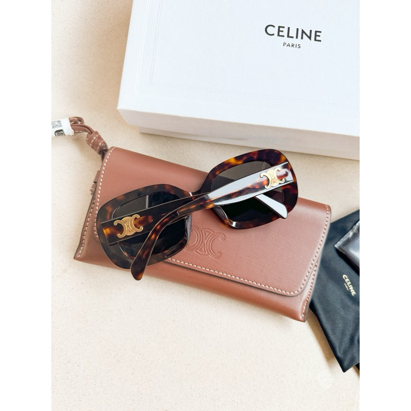 Celine Triomphe 10 ร้านเราขายของแท้ทุกชิ้นนะค้า CL40262U