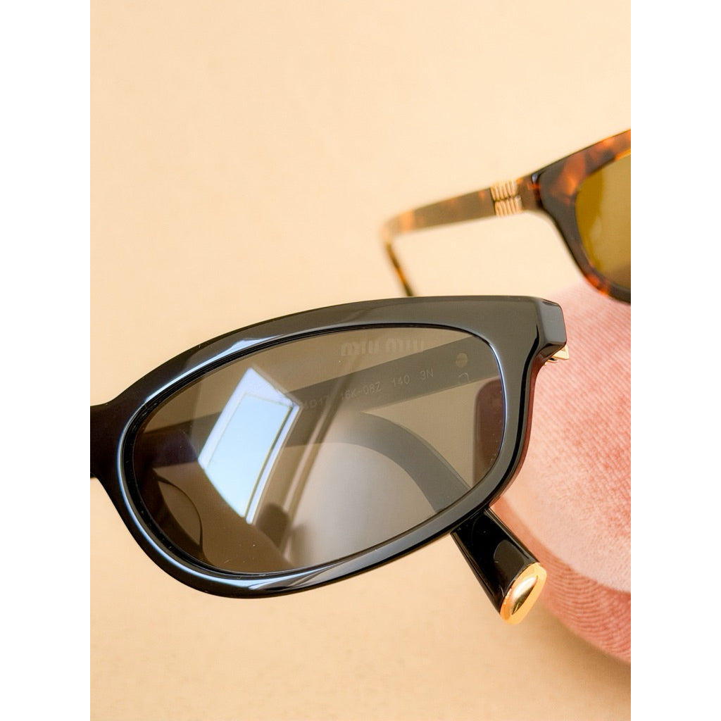 Miu Miu รุ่น A06SF แว่นกันแดดทรง D-Frame สวยชิค ของแท้ค่า