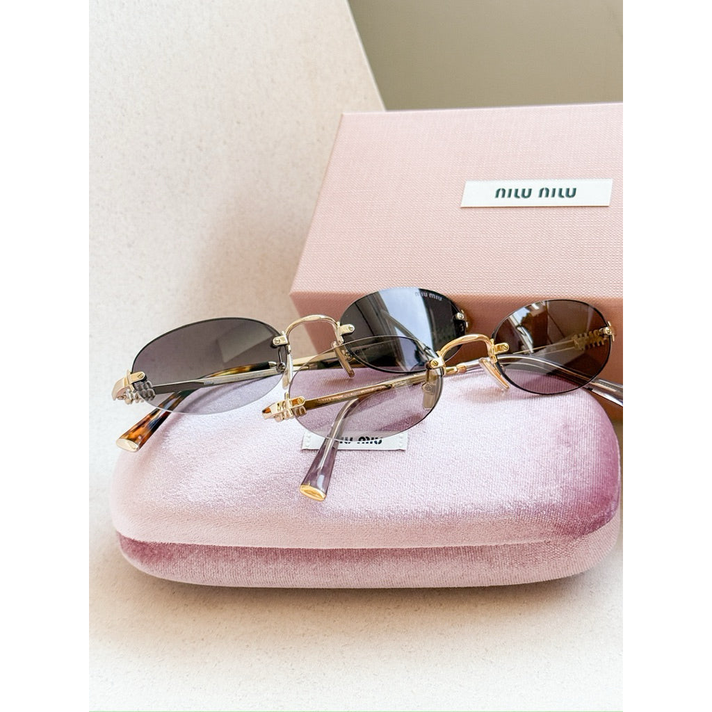 Miu Miu แว่นตารุ่น A54S วงรีไร้กรอบ สวยไร้ที่ติ ร้านแอมของแท้เท่านั้นค่า