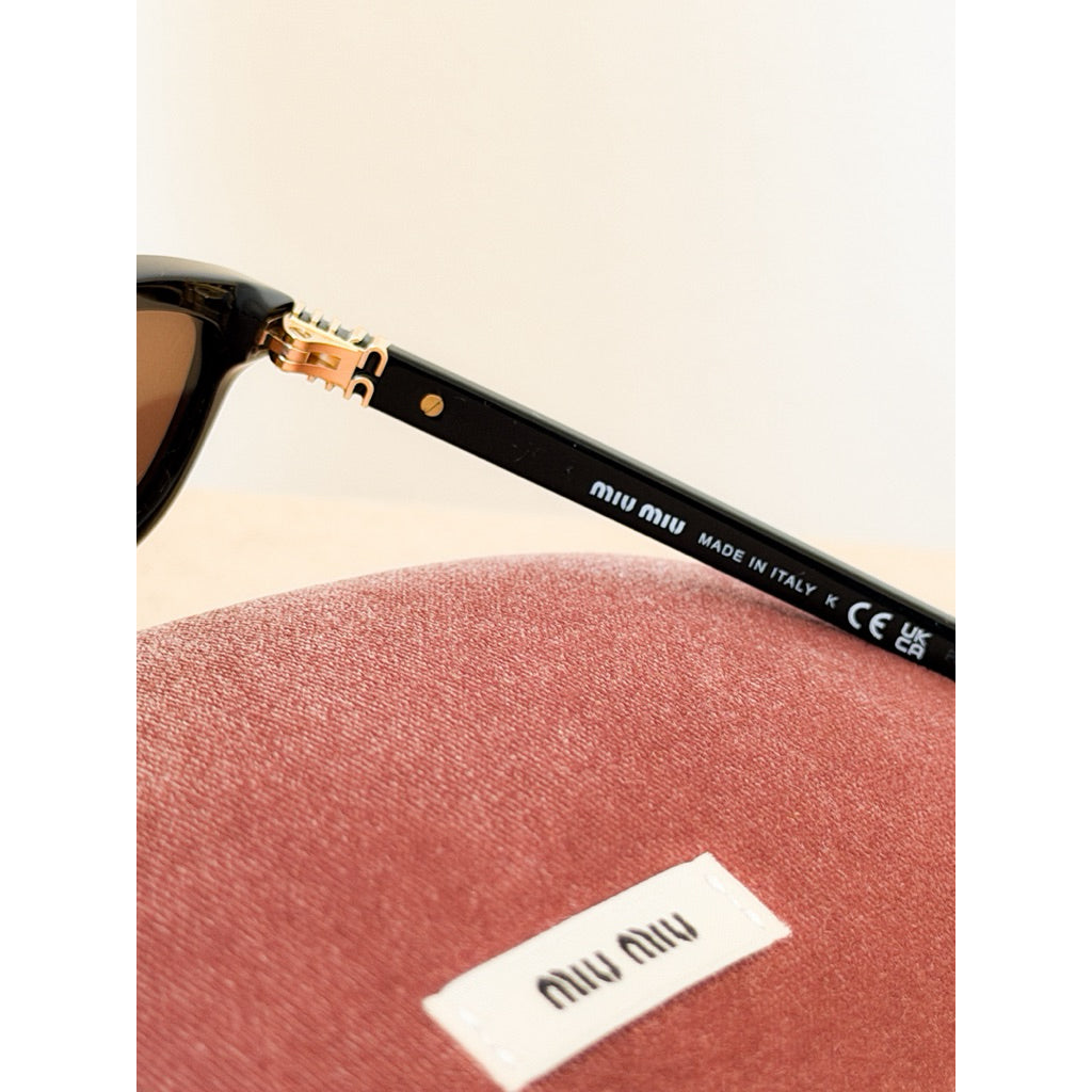 Miu Miu รุ่น A06SF แว่นกันแดดทรง D-Frame สวยชิค ของแท้ค่า