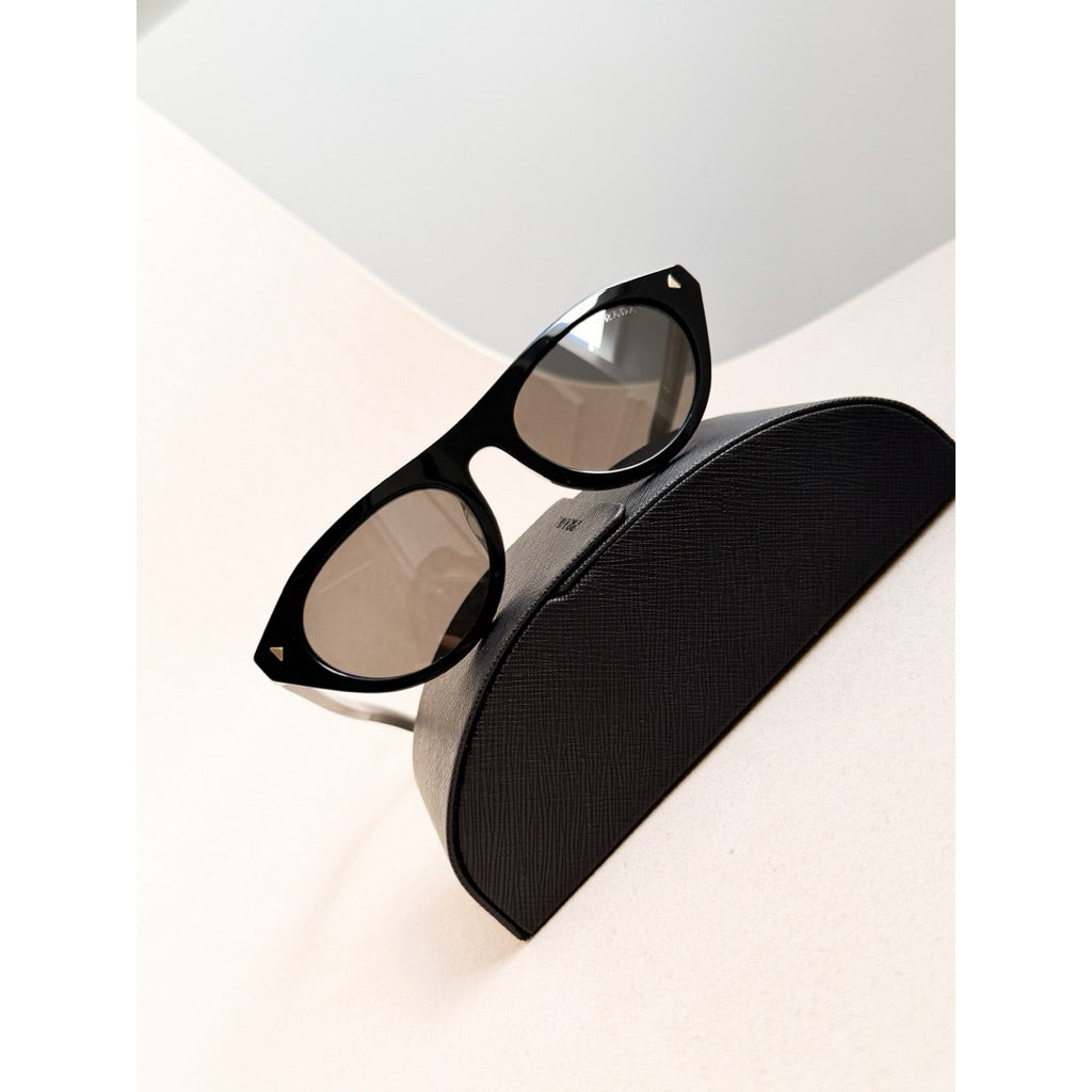 Prada แว่นกันแดดรุ่น B15SF ดีเทลขาโชว์แกนเหล็ก สวยหรู ของแท้เท่านั้นค่า