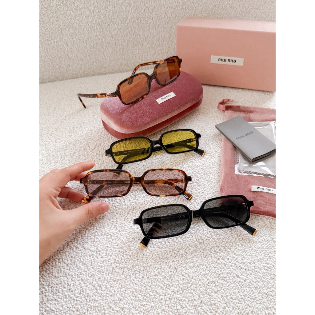 แว่นตา Miu Miu รุ่น 11ZSF ยอดนิยม สวยมากค่า ร้านแอมของแท้ทุกชิ้นค่ะ