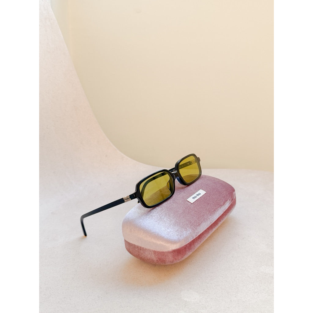 แว่นตา Miu Miu รุ่น 11ZSF ยอดนิยม สวยมากค่า ร้านแอมของแท้ทุกชิ้นค่ะ