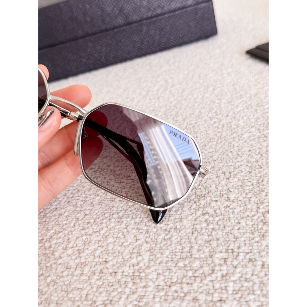 Prada แว่นกันแดด รุ่น A51S สวยตะโกนมีสีให้เลือกเยอะ ของแท้เท่านั้นค่า