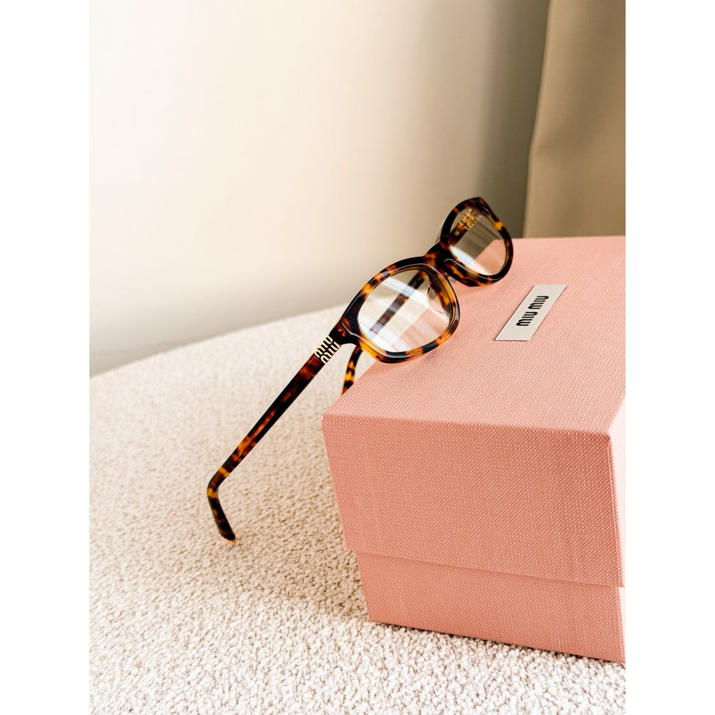 Miu Miu รุ่น A06SF แว่นกันแดดทรง D-Frame สวยชิค ของแท้ค่า