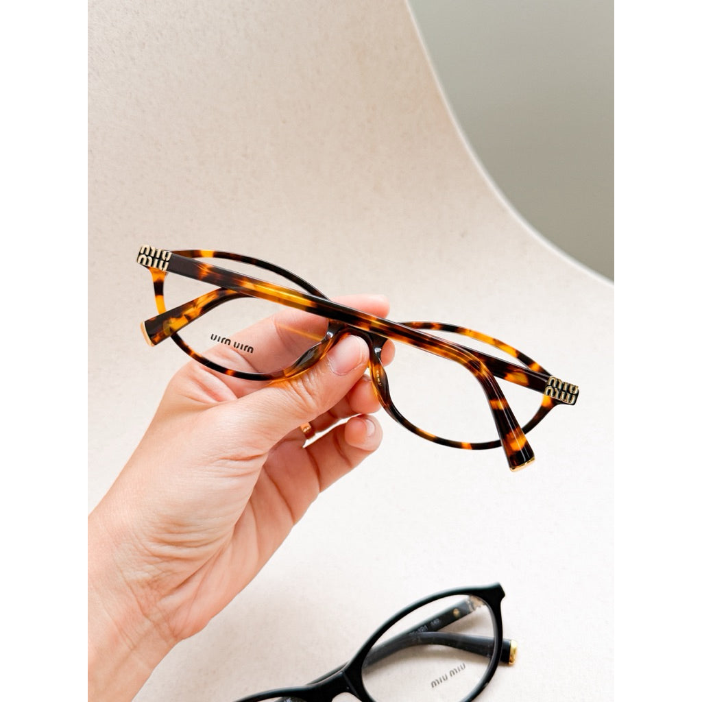 Miu Miu กรอบแว่นสายตา รุ่น 09XV ทรงวงรีเพรียว ของแท้เท่านั้นค่า