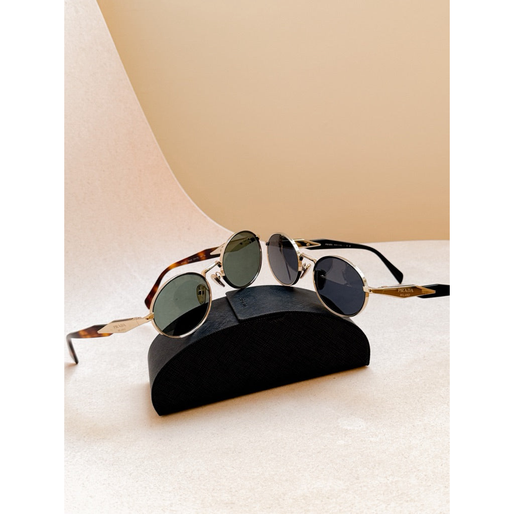 Prada แว่นกันแดด รุ่น 65ZS วงรีที่ตามหา สวยหรูหราเท่พราด้ามากๆค่า ของแท้เท่านั้น