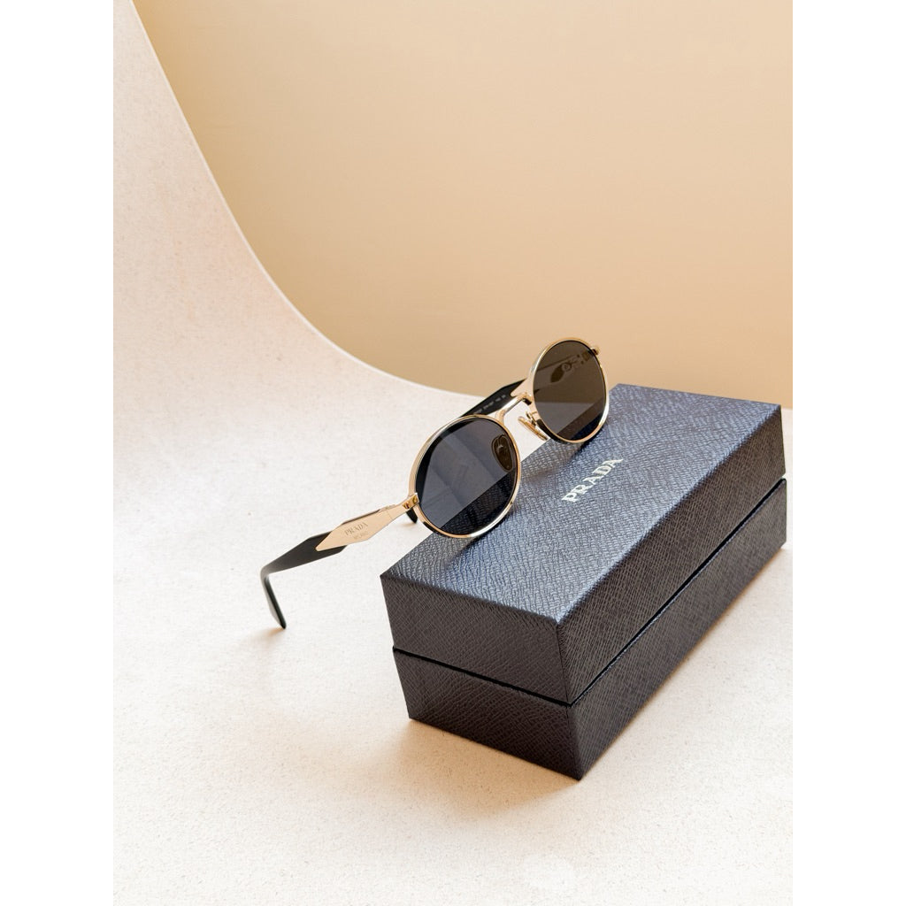 Prada แว่นกันแดด รุ่น 65ZS วงรีที่ตามหา สวยหรูหราเท่พราด้ามากๆค่า ของแท้เท่านั้น