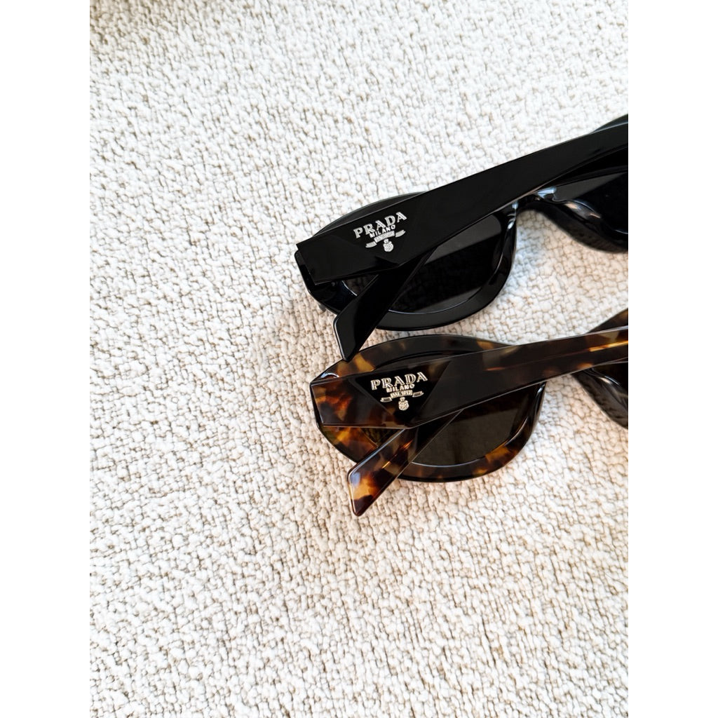 Prada Sympole รุ่น 26ZSF คลาสสิคตลอดกาล ร้านแอมของแท้เท่านั้นค่า