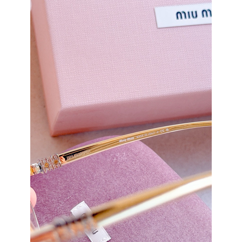 MIU MIU Ombre รุ่น A56S ของแท้ มาพร้อมการรับประกัน 2 ปีค่า