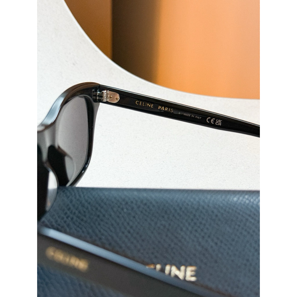 Celine Dots Square รุ่นที่คนรัก Celine ต้องมี ของแท้ค่า CL40322U