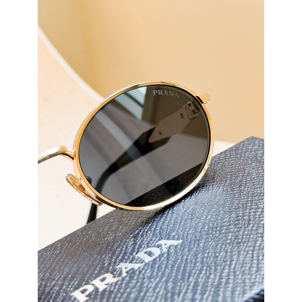 Prada แว่นกันแดด รุ่น 65ZS วงรีที่ตามหา สวยหรูหราเท่พราด้ามากๆค่า ของแท้เท่านั้น
