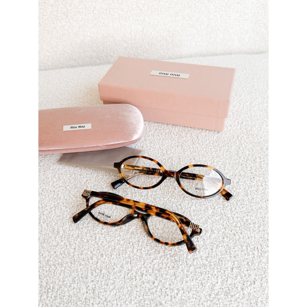 Miu Miu กรอบแว่นสายตารุ่น 01XV ยอดนิยมทุกเพศทุกวัย สวยมากค่า ของแท้เท่านั้น